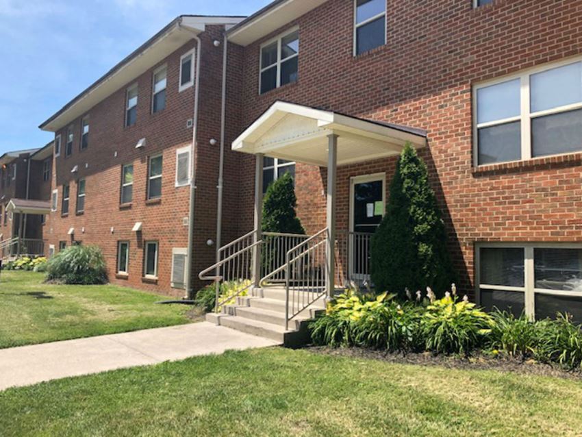 Oak Tree Village Apartments, 122A Garden Drive, Martinsburg, WV RENTCafé