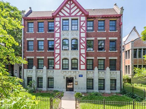 2420 N. Kedzie Studio Apartment for Rent