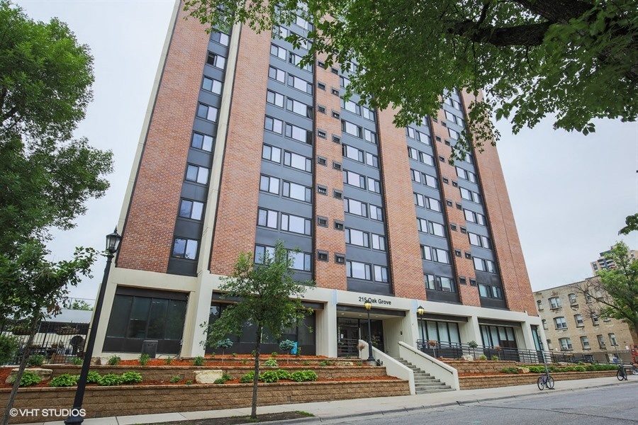 Photos and Video of 215 Oak Grove in Minneapolis, MN