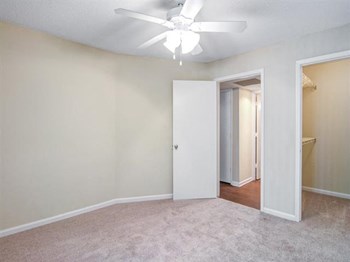 6873 Peachtree Dunwoody Rd 1-2 Beds Apartment for Rent - Photo Gallery 5