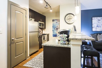 880 Glenwood Ave Se 1-2 Beds Apartment for Rent - Photo Gallery 4