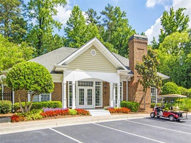 7200 Peachtree Dunwoody Rd 1 Bed Apartment for Rent Photo Gallery 1