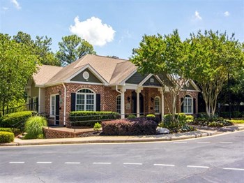 100 Grayson Place 1-3 Beds Apartment for Rent - Photo Gallery 3