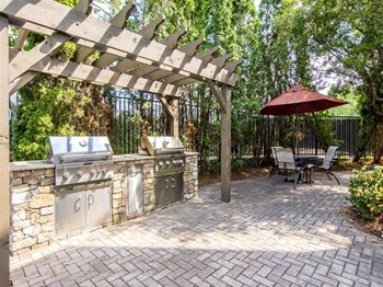 100 Grayson Place 1-3 Beds Apartment for Rent - Photo Gallery 6