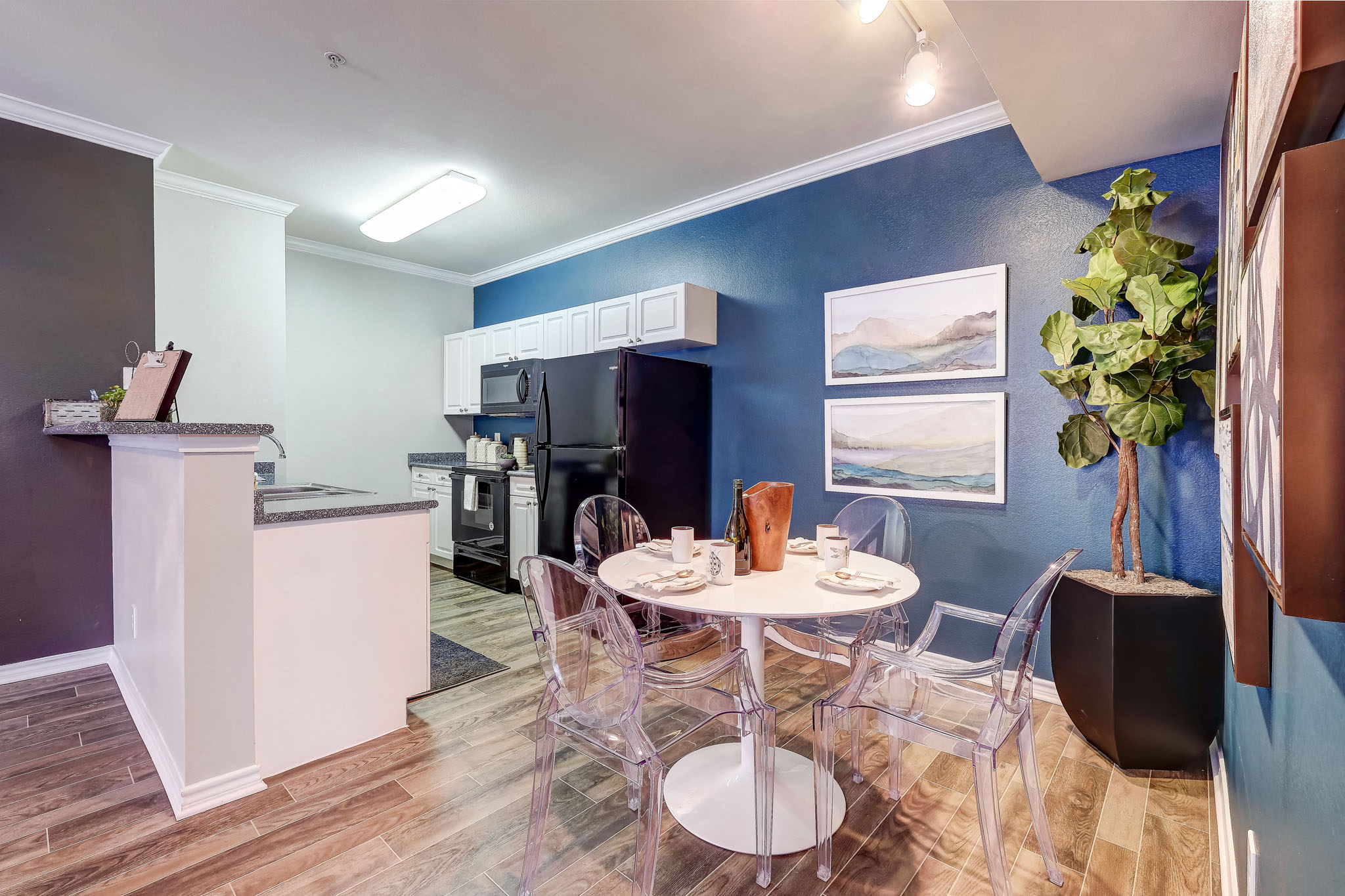 Eat In Kitchen with black appliances