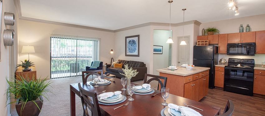 8440 N Sam Houston Pkwy E 1-3 Beds Apartment for Rent - Photo Gallery