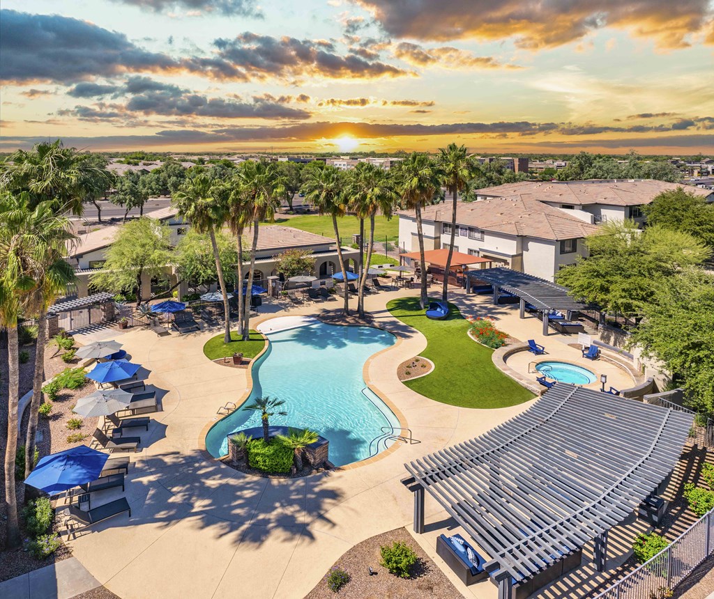 a swimming pool at the resort at longboat key club