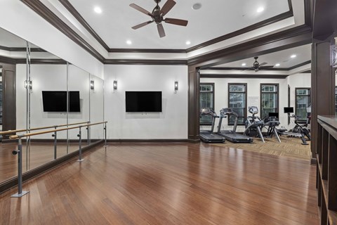 the gym at the estates apartments