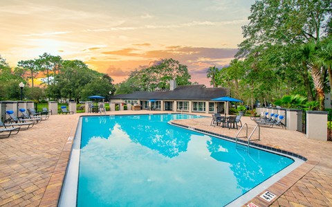 the pool at the resort at longboat key club