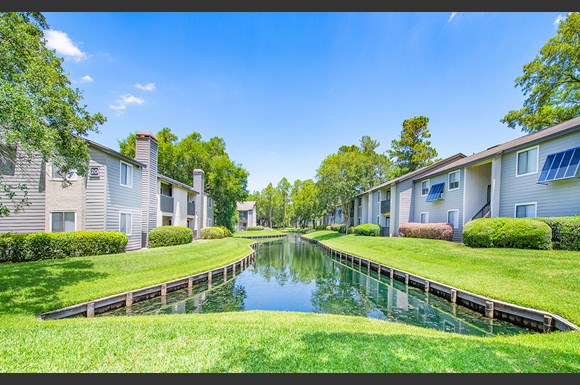 Woodhollow Apartments, 1715 Hodges Blvd., Jacksonville, FL - RENTCafé