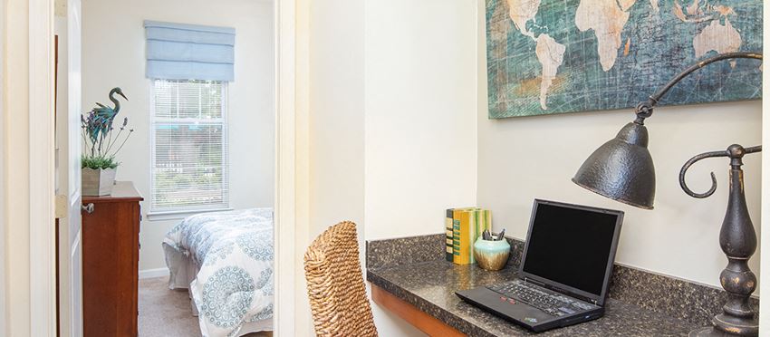 Colonial Grand At Godley Lake