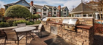 8215 University Ridge Drive 1-3 Beds Apartment for Rent - Photo Gallery 3