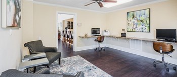 4008 Gaelic Lane 1-2 Beds Apartment for Rent - Photo Gallery 3