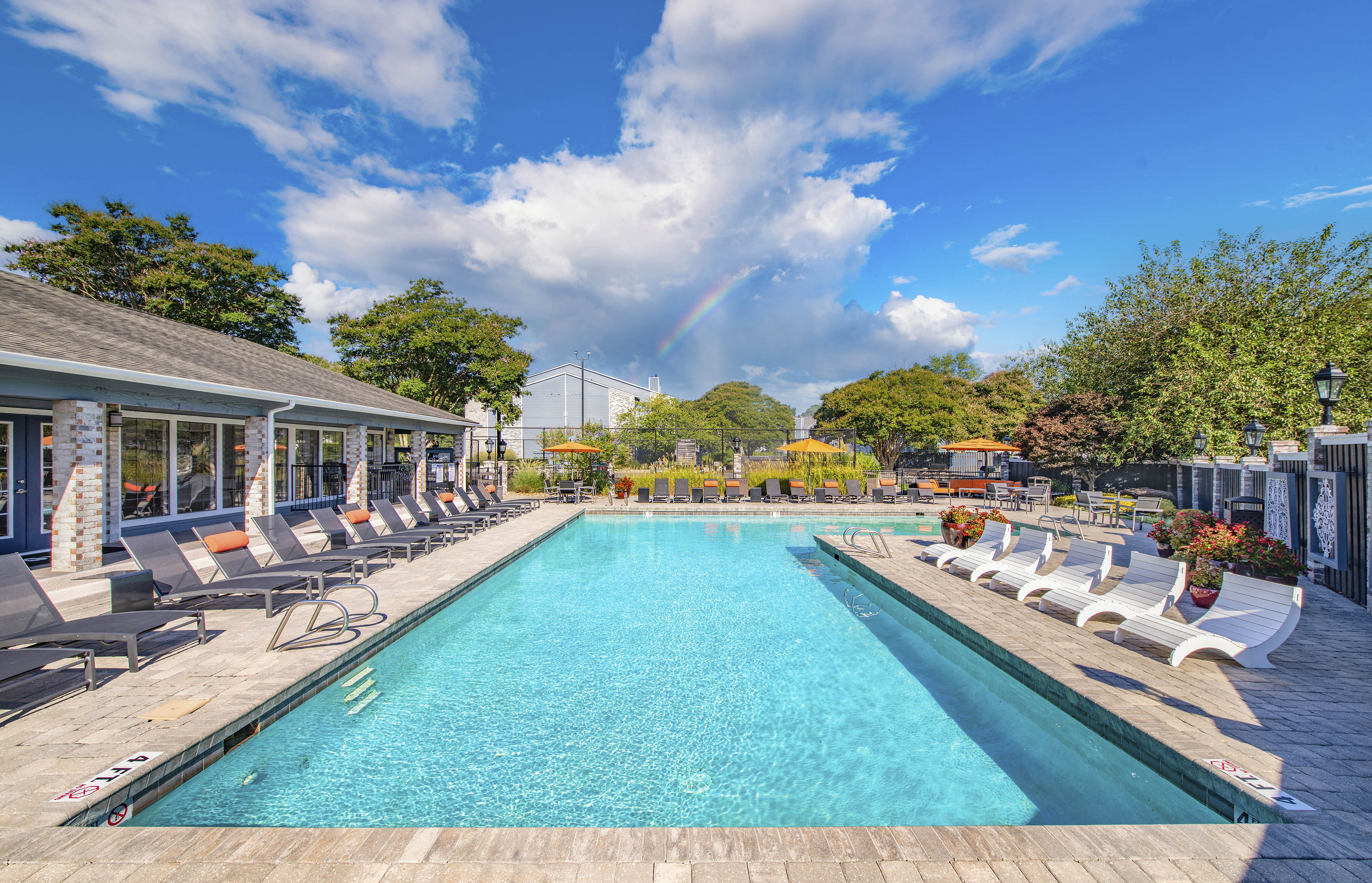 the pool at the inn at the crossings