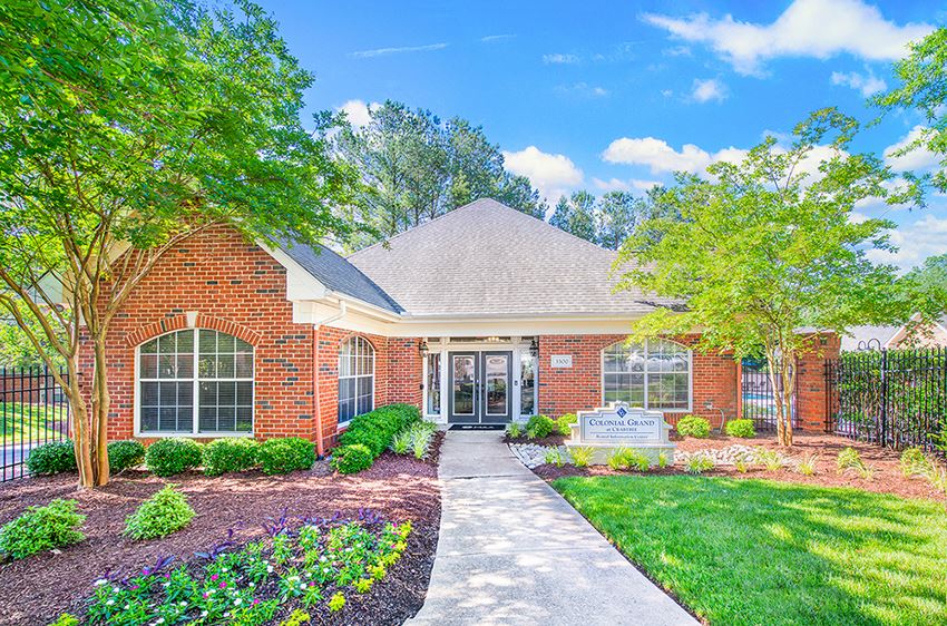 MAA Crabtree Valley Apartments, 3300 Grove at Crabtree Crescent