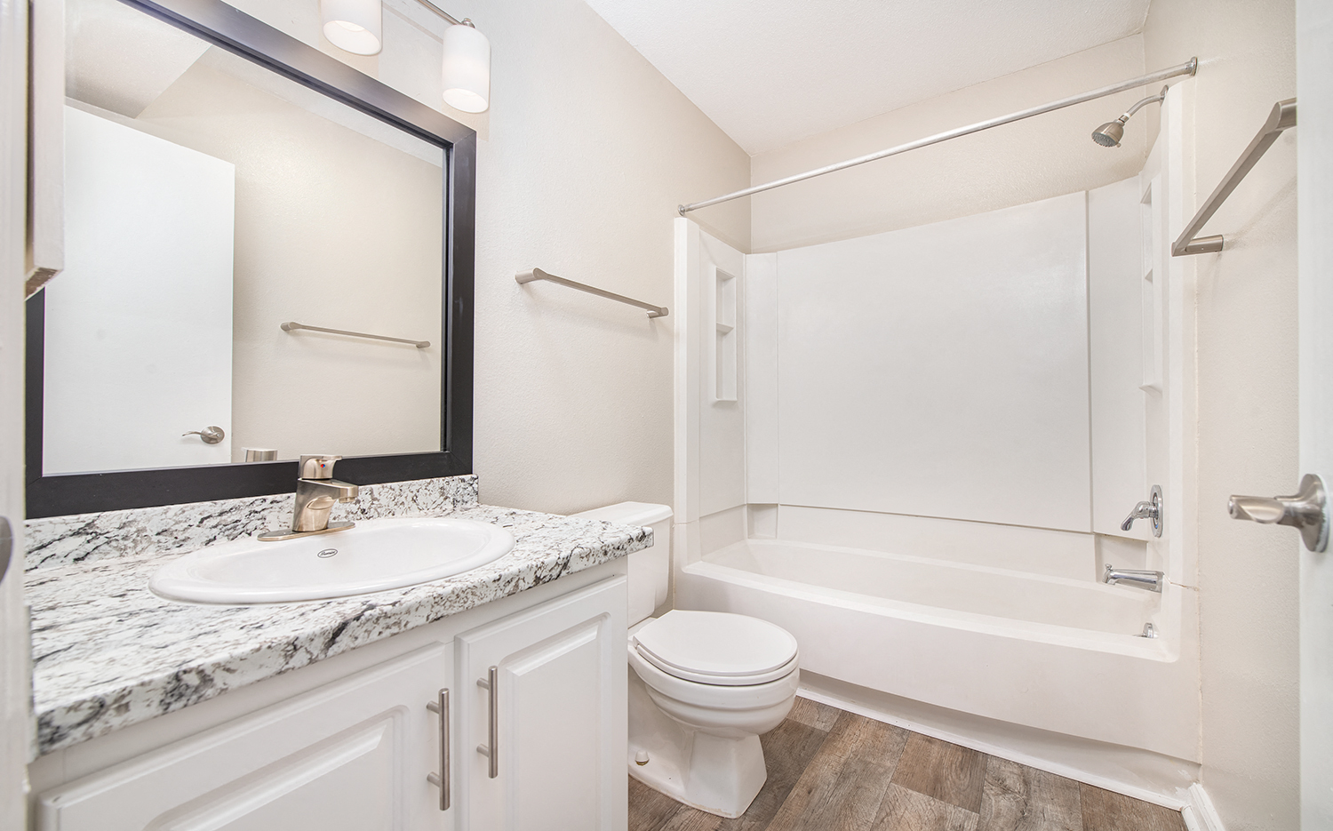 Colonial Village At Deerfield