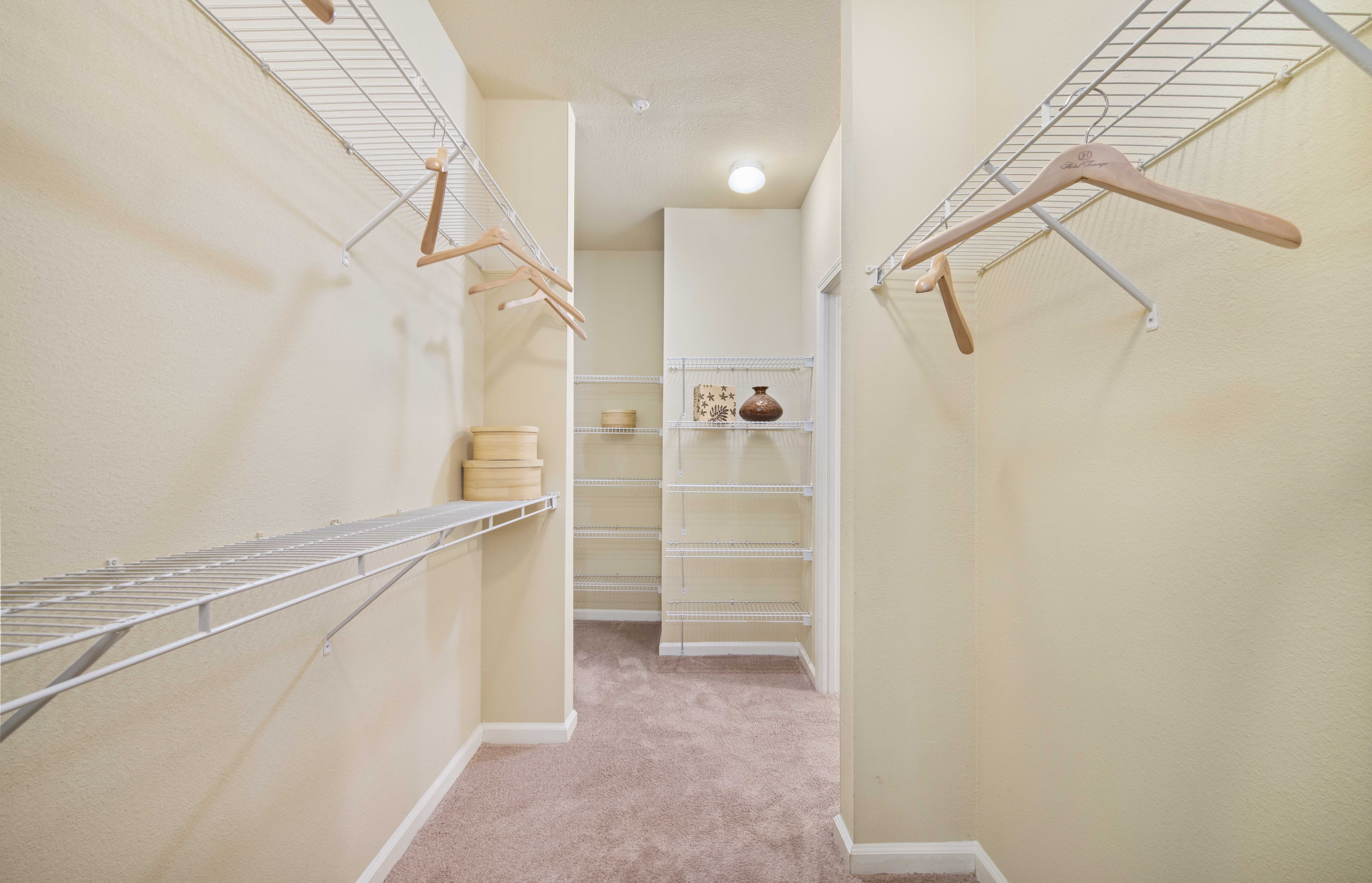 the walk in closet at 1861 muleshoe road