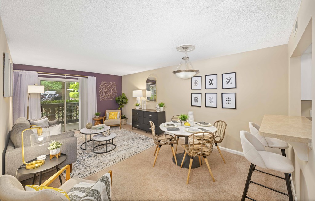 the preserve at ballantyne commons living room and dining room