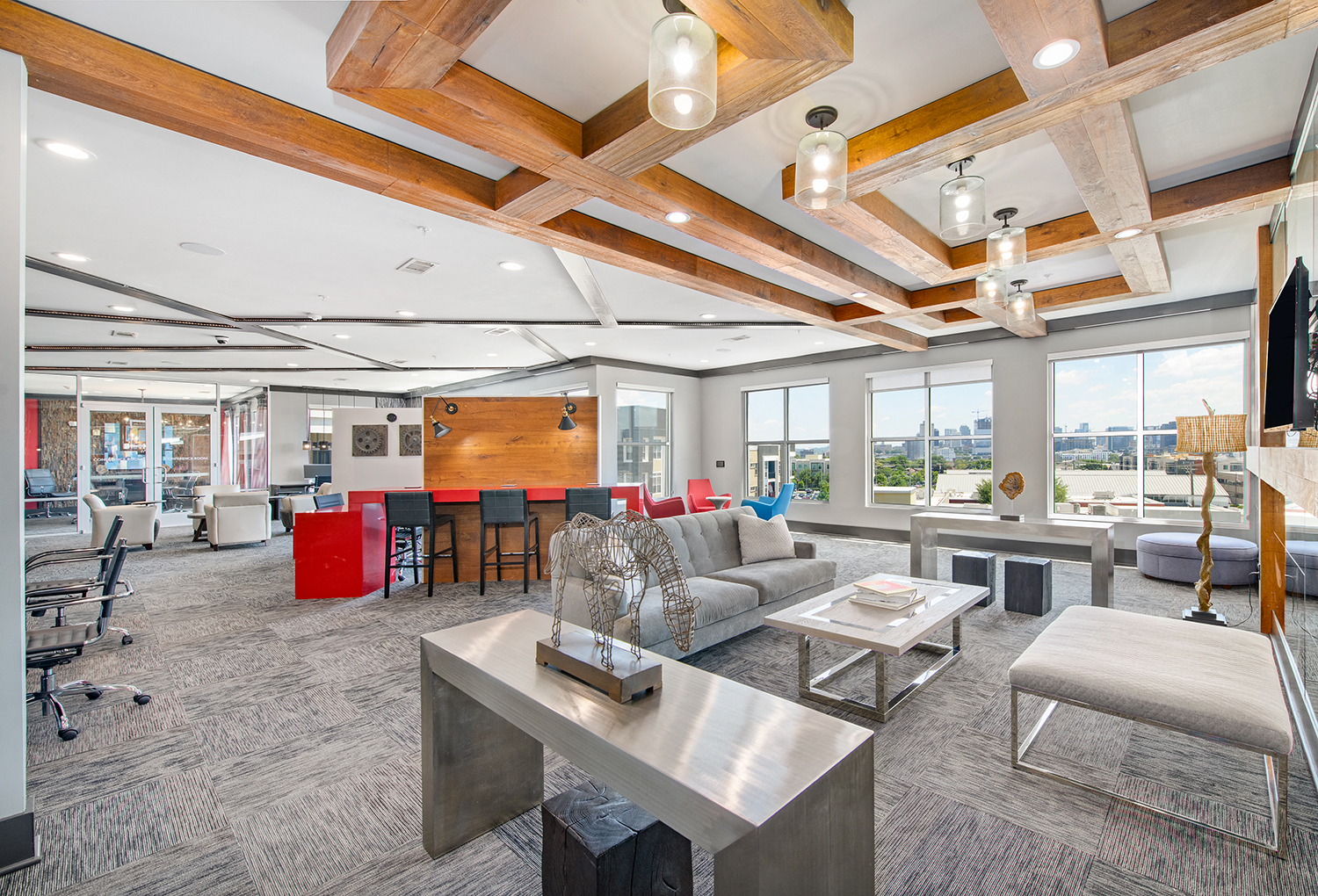 MAA Charlotte Ave is a similar property to Amalie Point located in Nashville