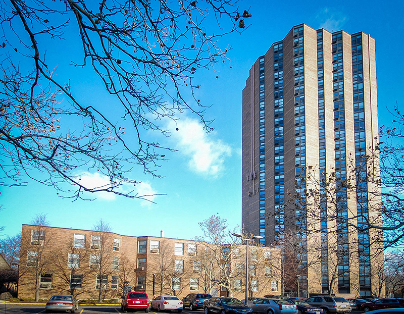 Exterior of 4700 Lake Park Apartments