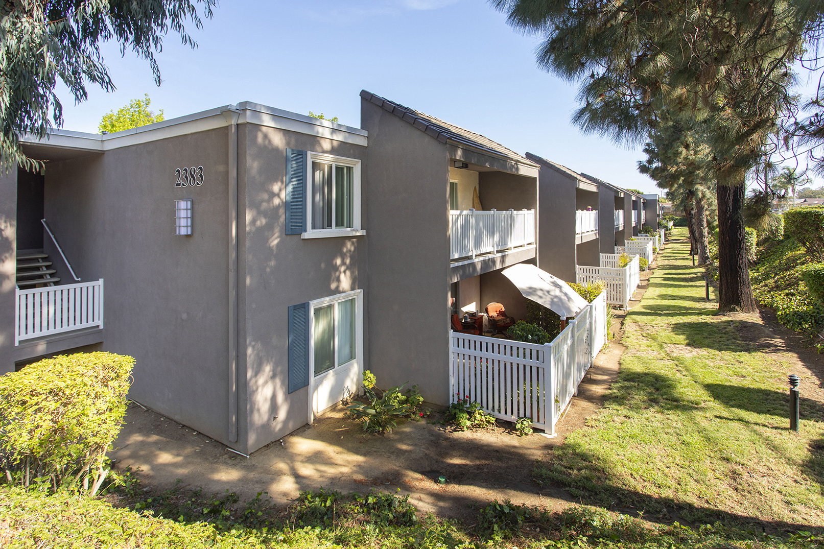 2393 Building view from driveway