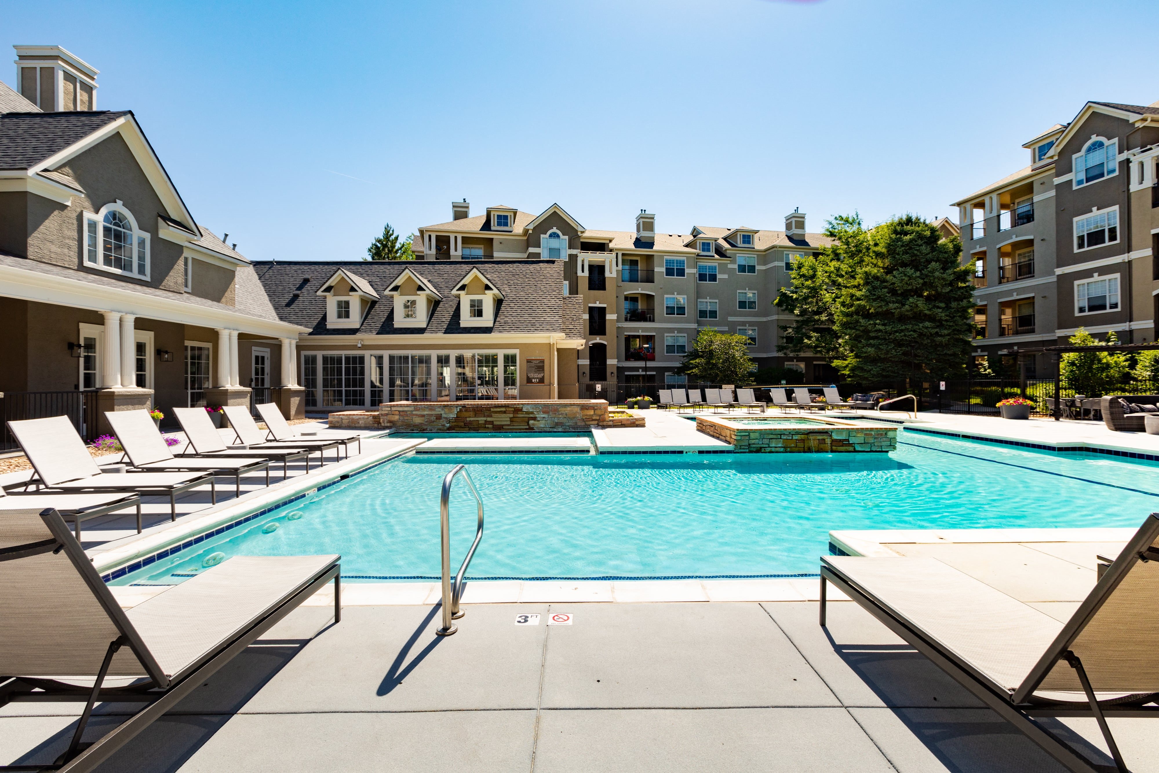 Greenwood Plaza Apartments in Centennial, CO