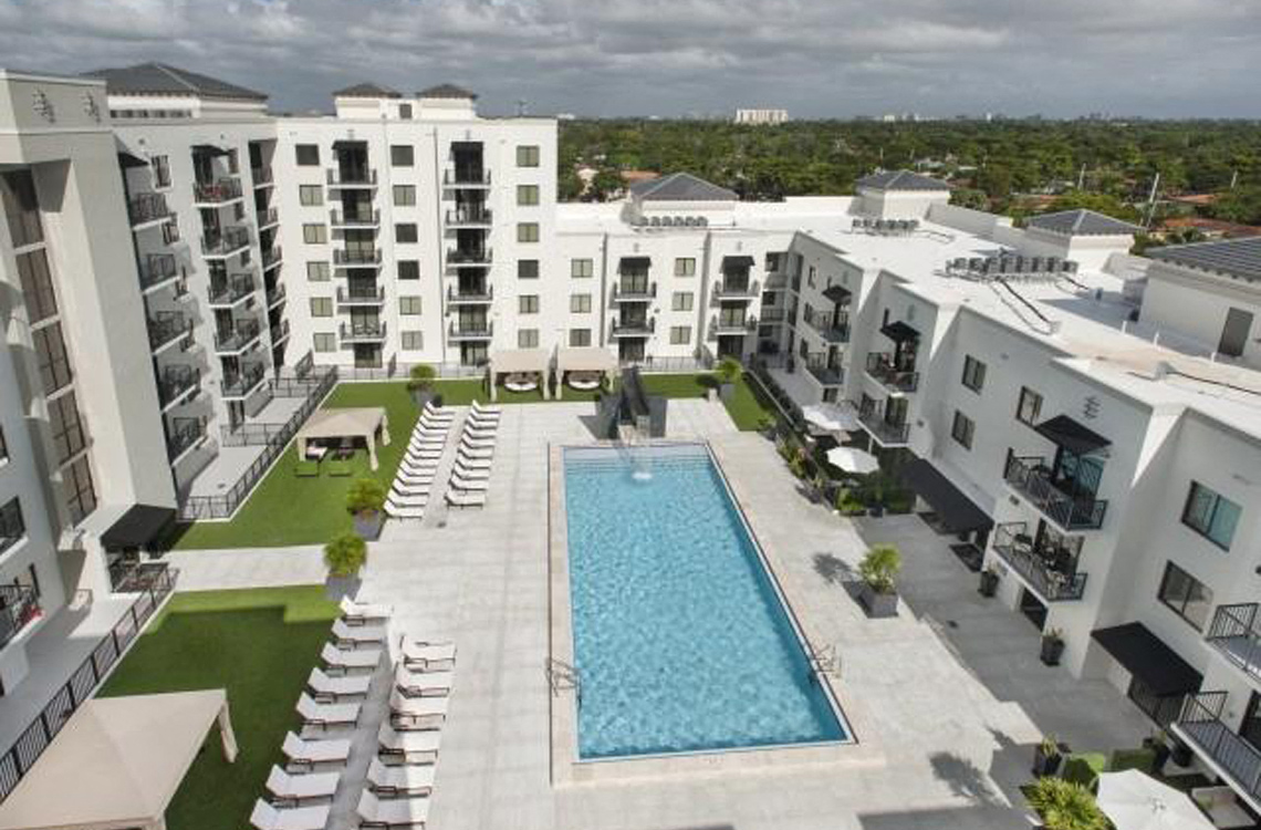 Sparkling Pool | Apartments in Coral Gables | West Gables