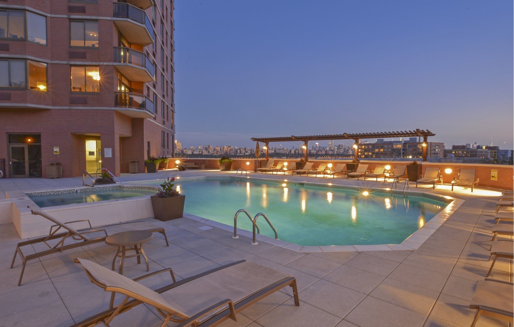 Riello Apartments in Edgewater, NJ