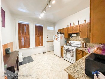 4135-37 N. Greenview Ave. 2-3 Beds Apartment for Rent - Photo Gallery 5