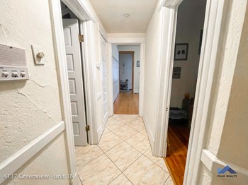 4135-37 N. Greenview Ave. 2-3 Beds Apartment for Rent - Photo Gallery 6