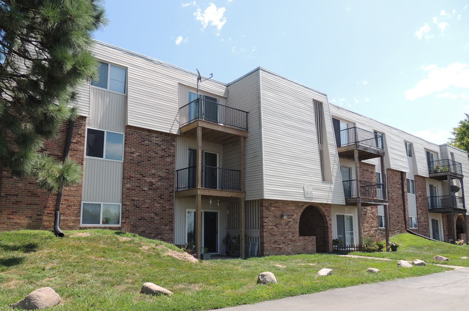 Brent Village Apartments in Bellevue, NE