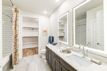 Model Bathroom Model Bathroom - Photo Gallery 6