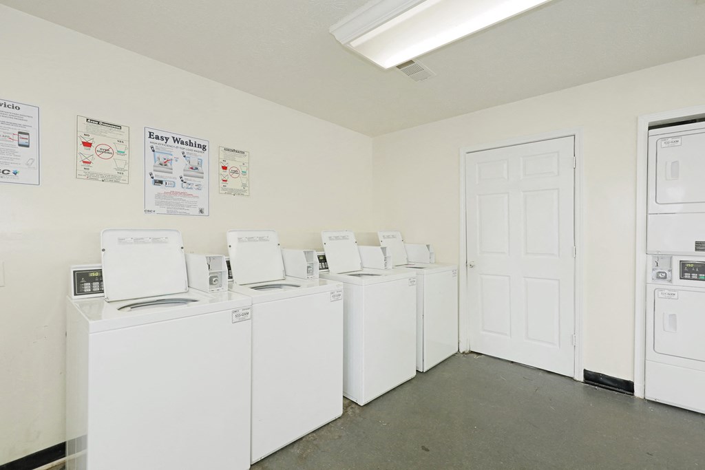 the laundry room is equipped with washes and dryers
