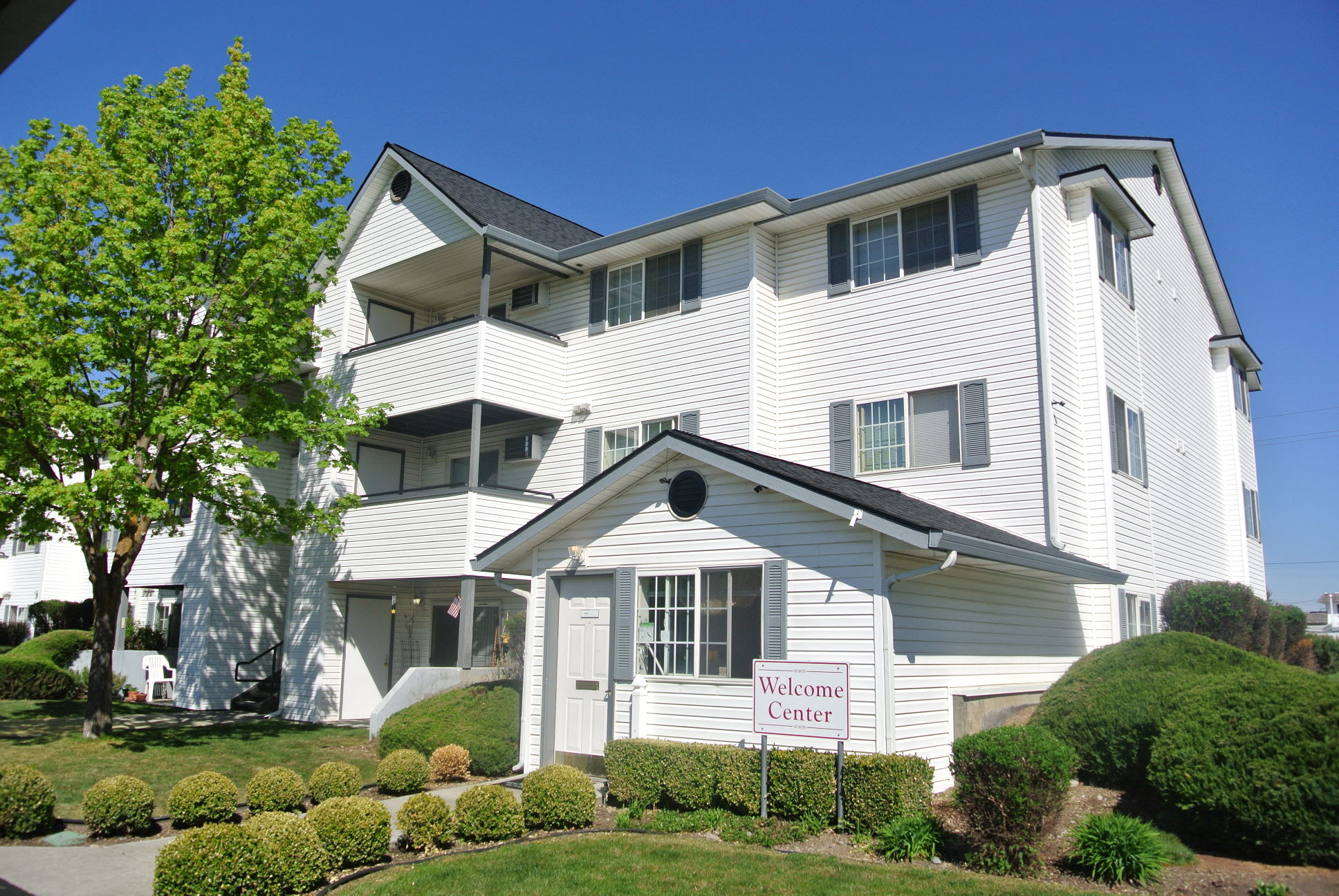Spokane Valley, WA Farr Court Apartments lobby