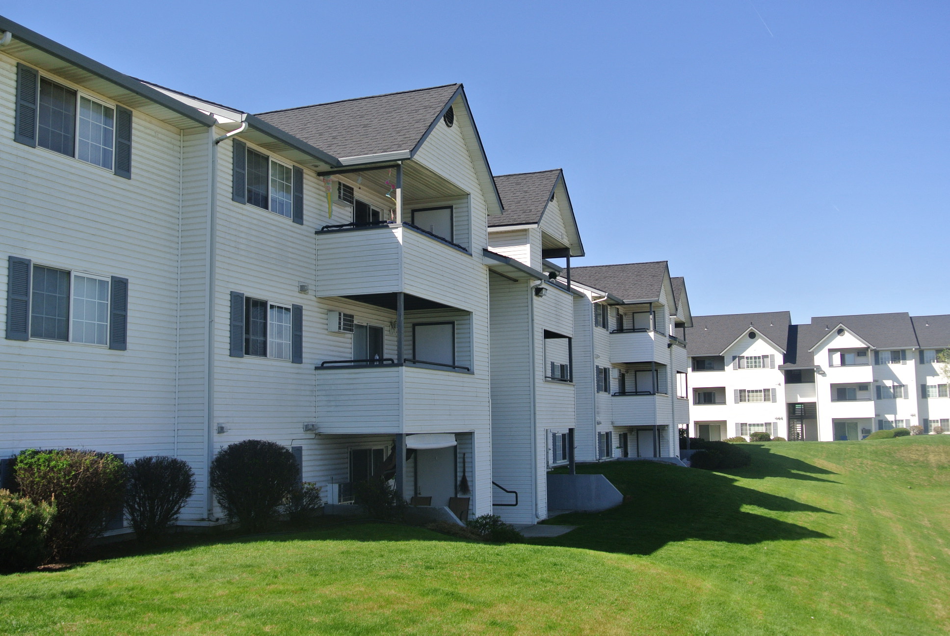 Spokane Valley, WA Farr Court Apartments lobby