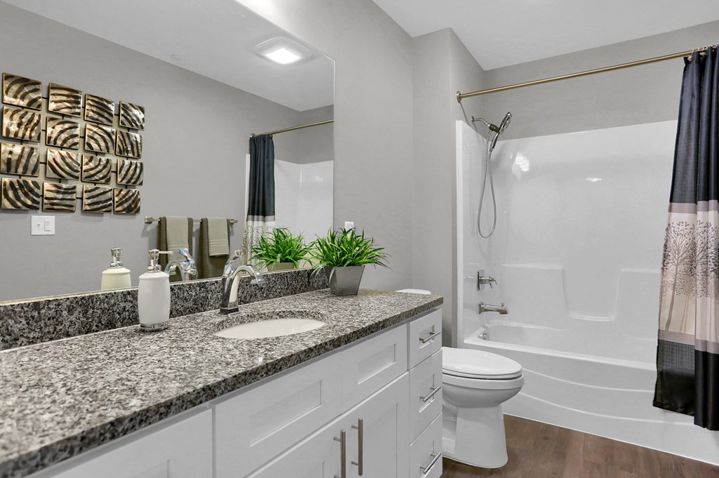 Apartment Bathroom in Mechanicsburg | Oakwood Hills Apartments