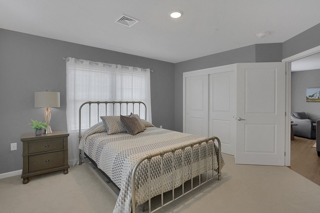 Mechanicsburg Apartment Bedroom Apartment Bedroom | Oakwood Hills Apartments in Mechanicsbueg, PA | Property Management Inc