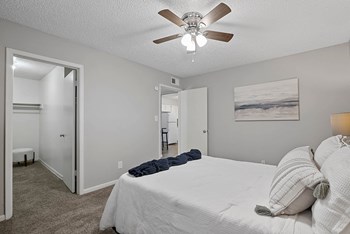 607 Fillmore Studio-2 Beds Apartment for Rent - Photo Gallery 5