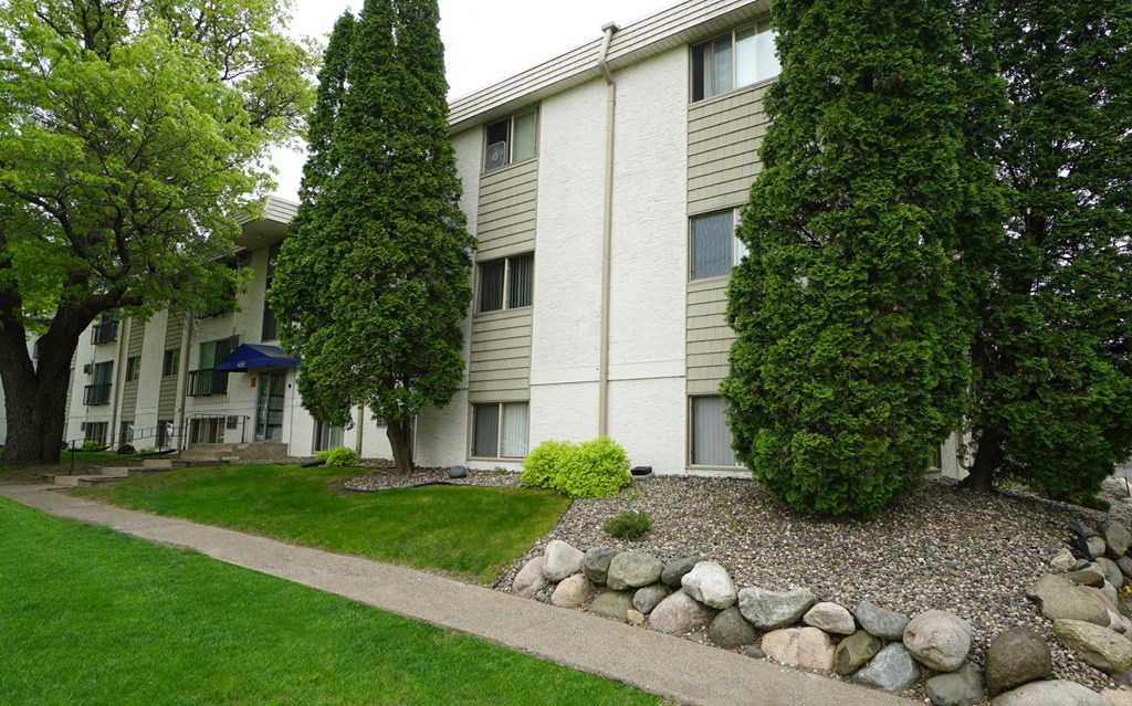 Grand Magnolia Apartments exterior