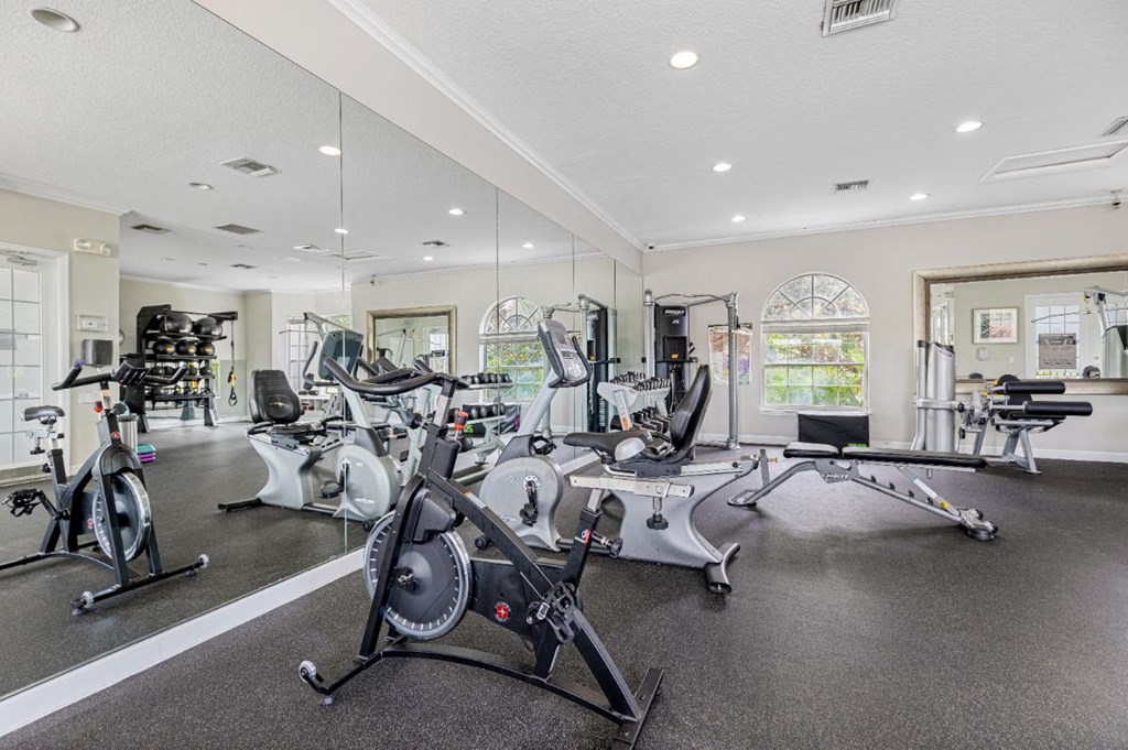 the gym at the estates apartments