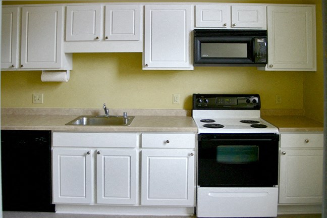 Bent Block Apartments is a similar property to The Annex Of Oshkosh located in Oshkosh