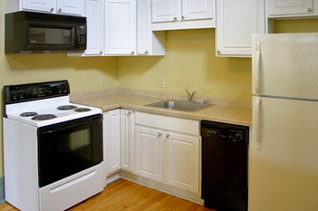 470 N. Main Street Studio-3 Beds Apartment for Rent - Photo Gallery 12