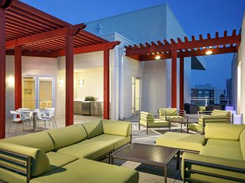 Terrace Level Sky Lounge and Roof Deck at Dallas Apartment Near DFW Airport