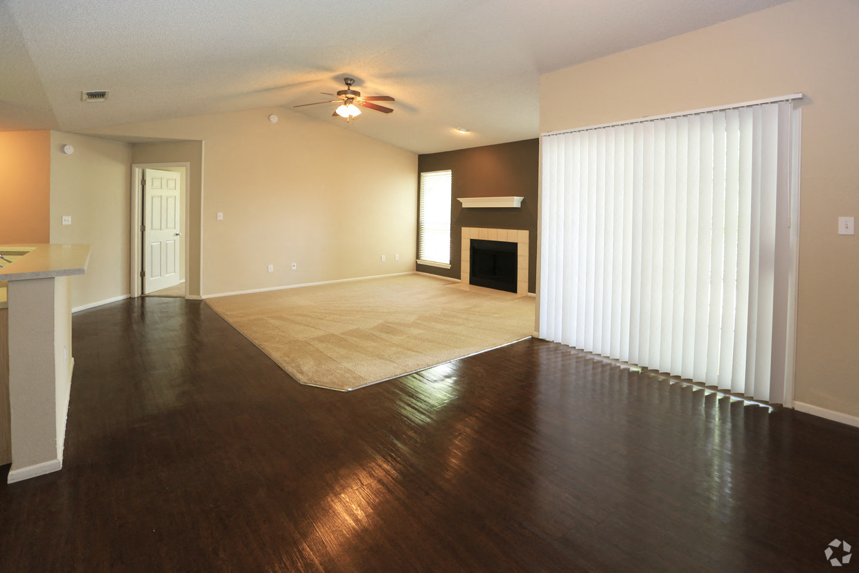 Ashton Pointe Apartments in Lubbock, TX