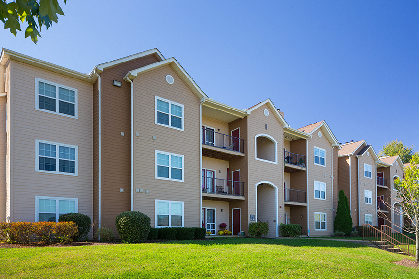 Lakes of Columbia Apartments in Columbia, TN