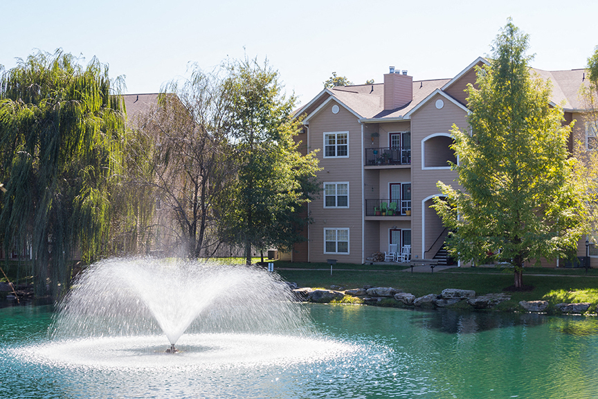 Lakes of Columbia Apartments in Columbia, TN