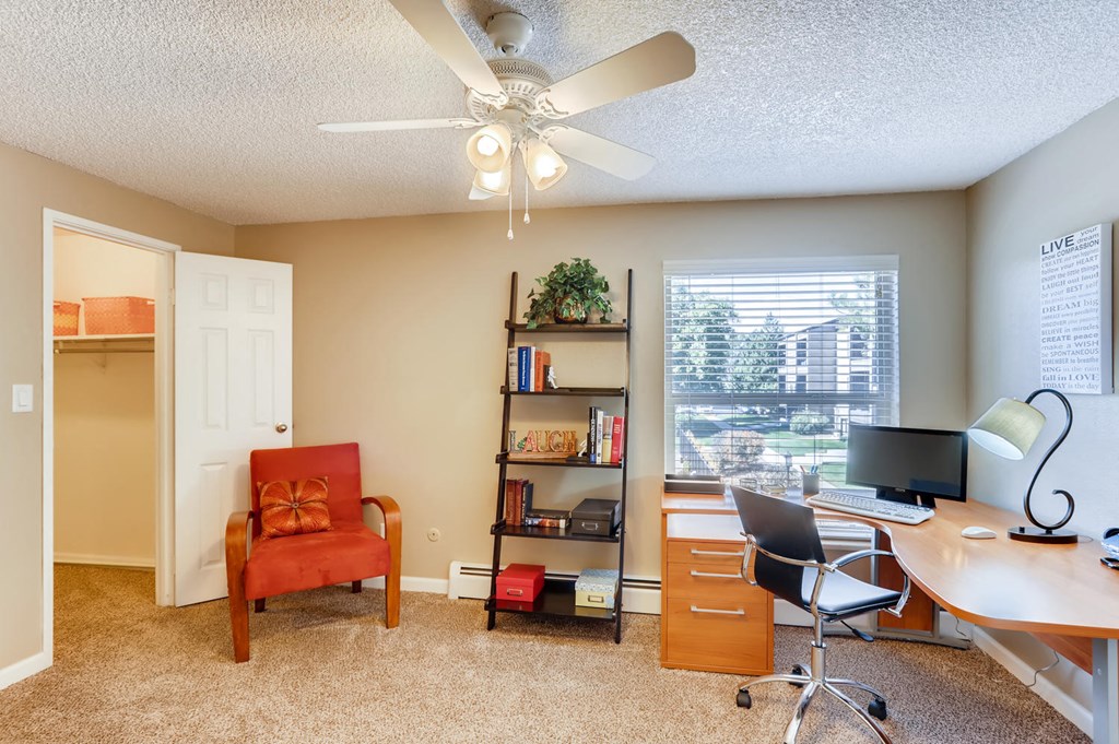 Sterling Heights, Greeley, Co. Apartments