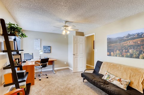 Sterling Heights, Greeley, Co. Apartments