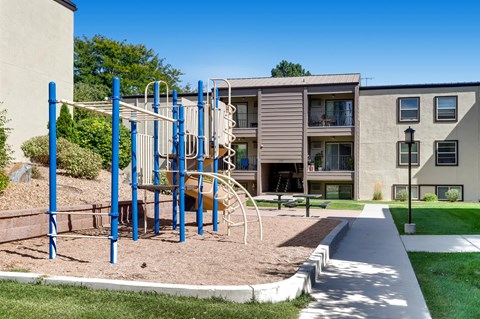 Sterling Heights, Greeley, Co. Apartments