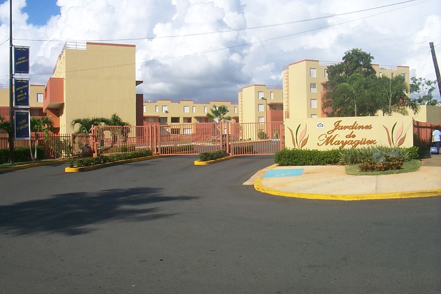 Jardines De Mayaguez Apartments, 530 Calle Ramón Emeterio Betances